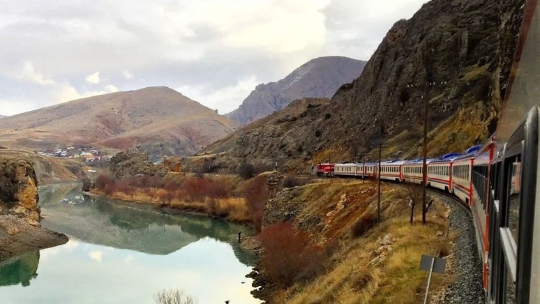 Türkiye'nin yeni turistik treni 19 Nisan'da ilk seferini yapıyor! Bakın hangi illerden geçiyor... - Resim : 3