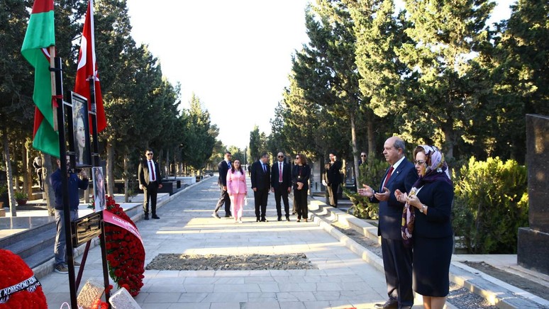 KKTC Cumhurbaşkanı Ersin Tatar Bakü'de Sergi Açılışına Katıldı - Resim : 1