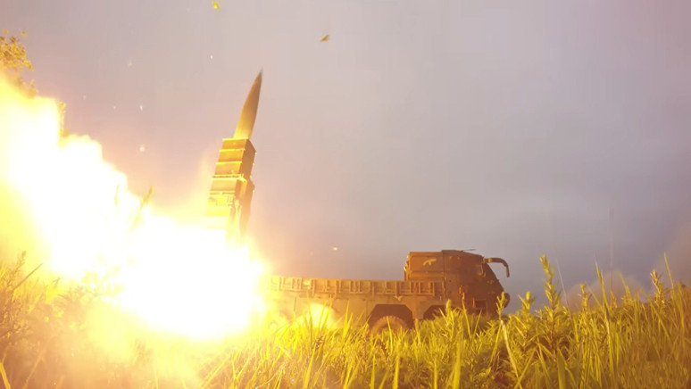 Zelenskiy, başka ülkenin füzesini yerli ürün gibi tanıttı - Resim : 2