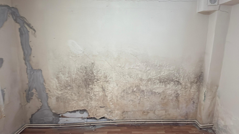 Kağıthane'de inşaat alanındaki çalışma nedeniyle yan binada çatlaklar oluştu! Daireler boşaltıldı... - Resim : 2