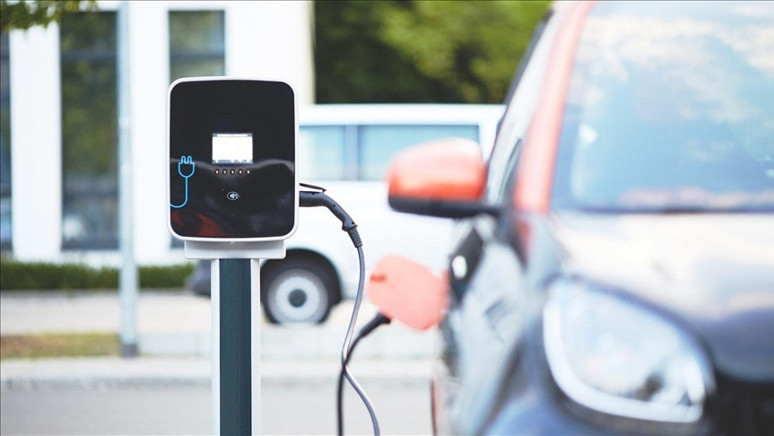 Elektrikli araçlar yeşil enerjiyle buluşuyor - Resim : 1