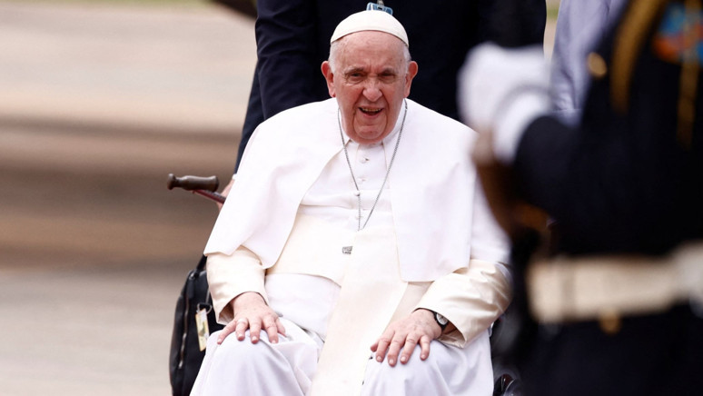 Papa Francis hastaneye kaldırıldı - Resim : 1