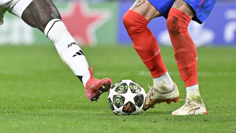 Şampiyonlar Ligi'nde gecenin sonuçları! 4 maçta 17 gol atıldı - Resim : 1