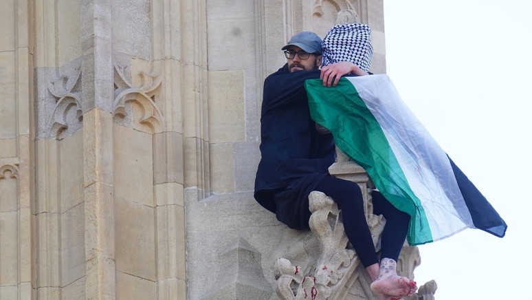 Big Ben'e tırmanıp Filistin bayrağı açmıştı: O protestocu mahkemeye çıkarılacak - Resim : 1