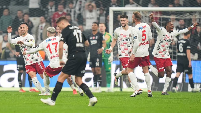 Beşiktaş, evinde Gaziantep FK'ye kaybetti! Siyah-beyazlılar 2-1 mağlup oldu - Resim : 3
