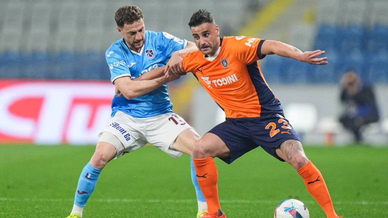 Trabzonspor 3 puanı 3 golle aldı! Bordo-mavililer, RAMS Başakşehir'i mağlup etmeyi başardı - Resim : 1