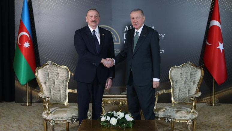 Cumhurbaşkanı Erdoğan'dan Antalya'da görüşme trafiği - Resim : 1