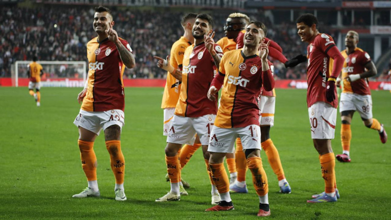 Yunus Akgün'den şampiyonluk açıklaması: 'Allah'ın izniyle şampiyon olup 5. yıldızı takmak istiyoruz' - Resim : 1