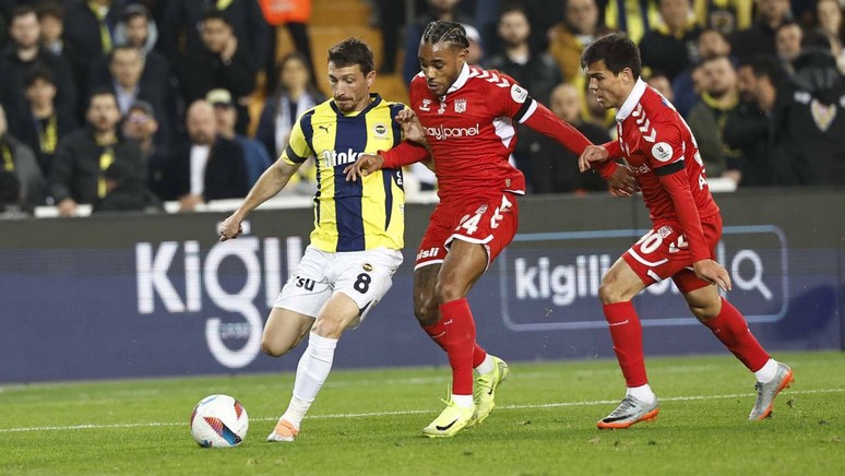 Fenerbahçe, deplasmanda Sivasspor'a konuk oluyor! İşte maç öncesi muhtemel 11'ler - Resim : 1