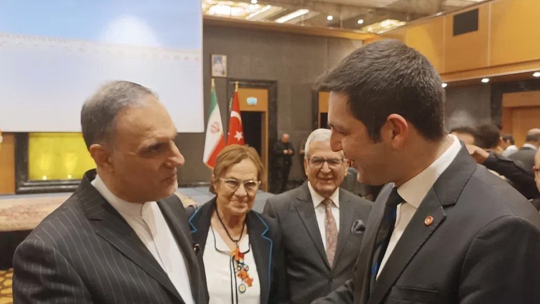 Emperyalizmin zorladığı kapının bekçileri Türkiye ve İran - Resim : 4