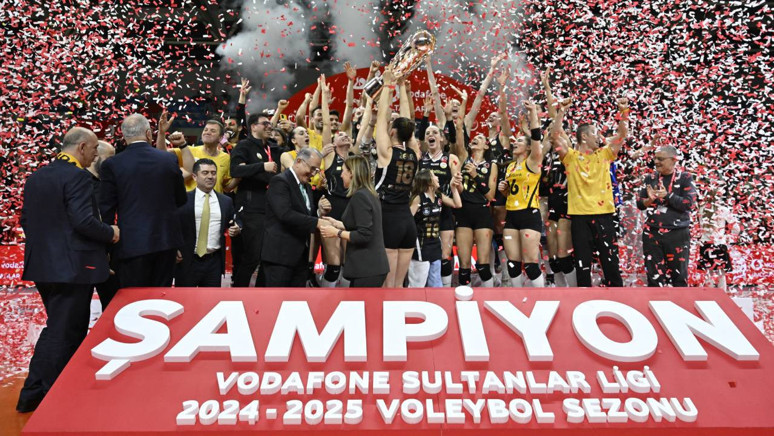 Vodafone Sultanlar Ligi'nde şampiyon VakıfBank! Sarı-siyahlılar, Fenerbahçe Medicana'yı 3-0 mağlup etti - Resim : 2