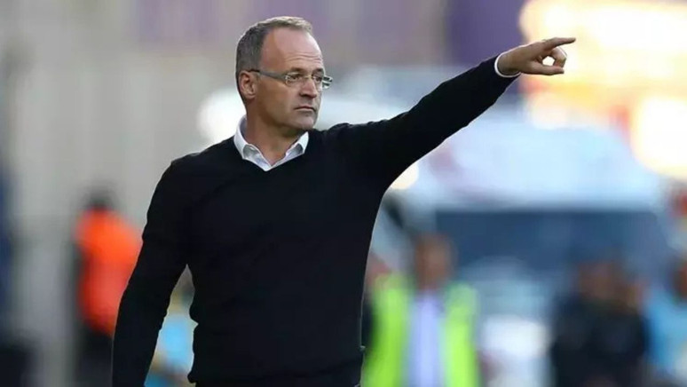 İrfan Buz Sakaryaspor'un yeni teknik direktörü oldu! İrfan Buz kimdir, çalıştırdığı takımlar neler? İşte yanıtı - Resim : 1