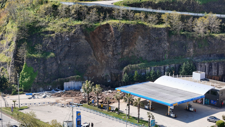 Samsun'da akaryakıt istasyonunda heyelan: Baba ve iki çocuğundan acı haber geldi! - Resim : 5
