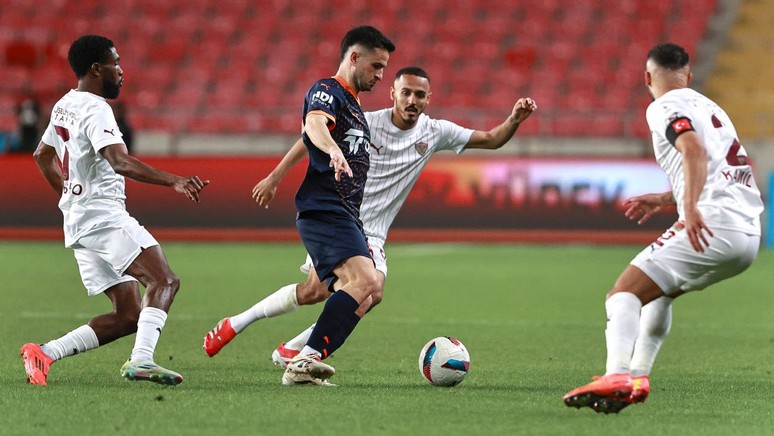 Başakşehir, Hatayspor'u 4-2 yendi - Resim : 2