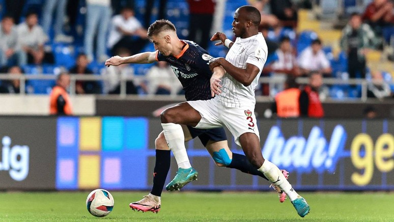 Başakşehir, Hatayspor'u 4-2 yendi - Resim : 1