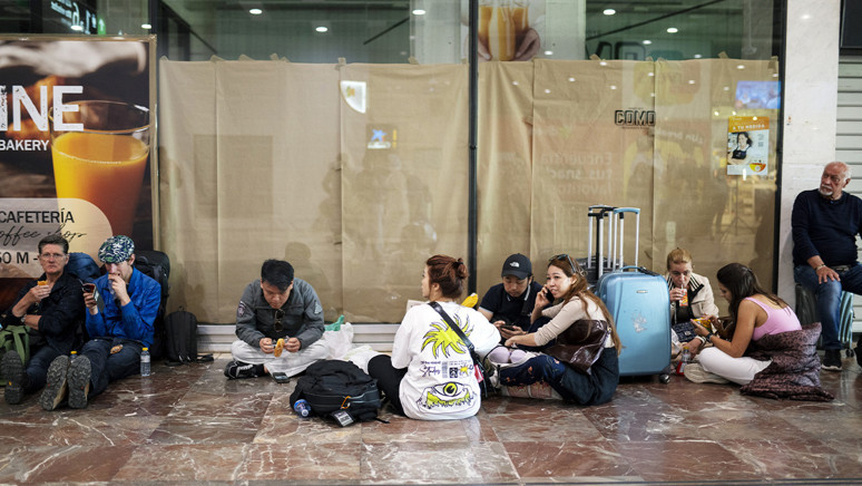 Milyonlar elektriksiz kaldı! İspanya ve Portekiz'de sistem neden çöktü? Uzmanlar uyarıyor: Enerjide çeşitlilik şart - Resim : 3