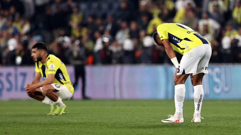 Fenerbahçe, Kadıköy'deki kayıplarla şampiyonluktan uzaklaştı - Resim : 1