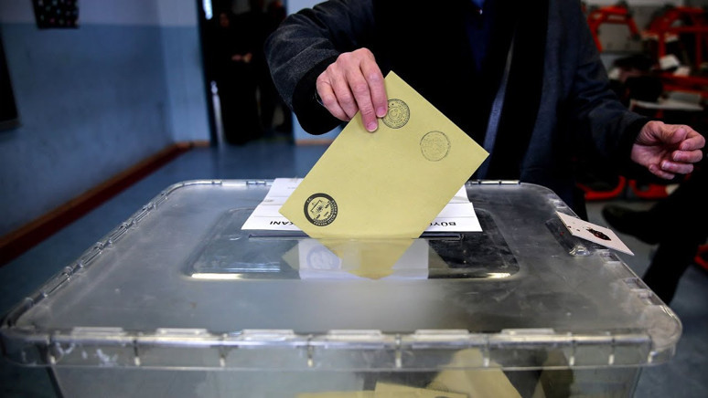 CHP'den 22 vekil istifa mı edecek? Özgür Özel canlı yayında açıkladı - Resim : 1