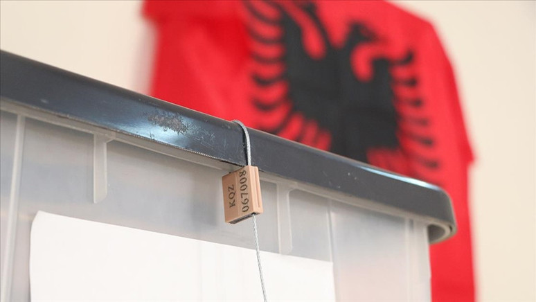 Arnavutluk'taki genel seçim: Oy kullanma işlemi başladı - Resim : 1