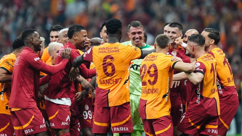 Süper Lig'de şampiyon Galatasaray! Sarı-kırmızılılar, 25. kez mutlu sona ulaştı - Resim : 4