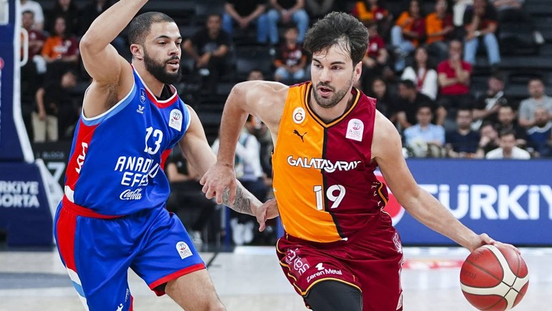 Anadolu Efes, Galatasaray'ı 87-53 mağlup etti - Resim : 1