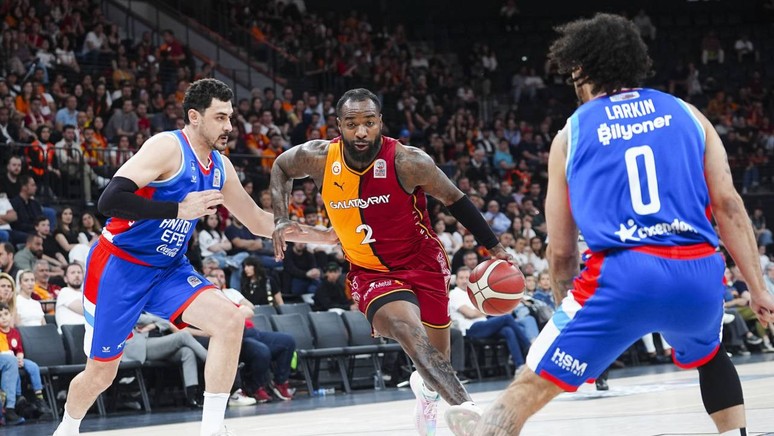 Anadolu Efes, Galatasaray'ı 87-53 mağlup etti - Resim : 2
