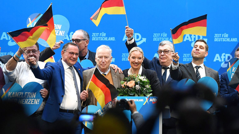 Bölünen Alman siyaseti ve güçlendirilen silah sanayi - Resim : 1