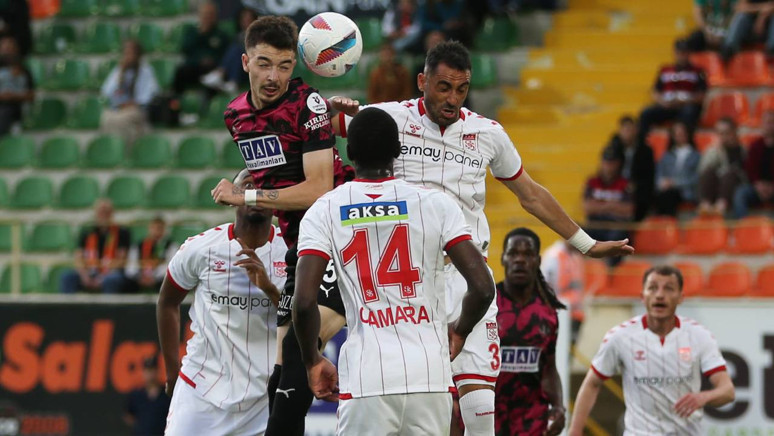 Alanyaspor, Sivasspor'u 2-0 yendi - Resim : 1