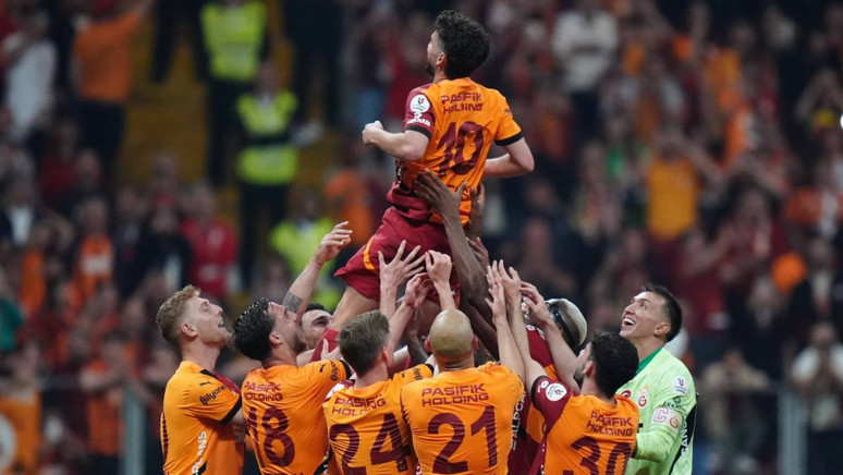 Şampiyon Galatasaray, ligin son maçında Başakşehir'i 2-0 mağlup etti - Resim : 4