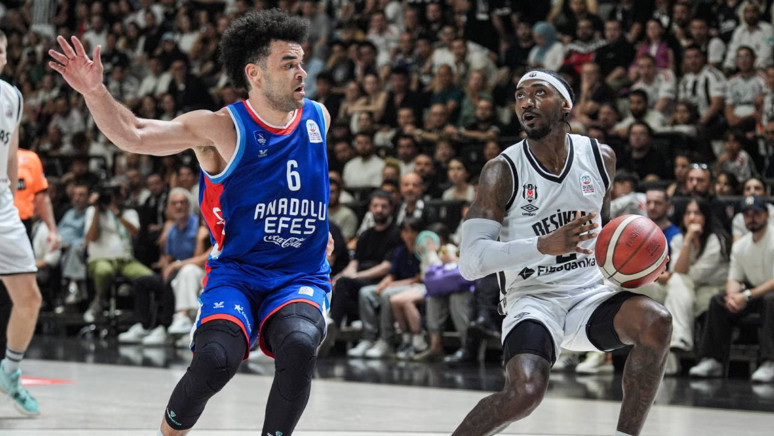 Beşiktaş Fibabanka, Anadolu Efes'i 97-70 yendi! Siyah-beyazlılar, seriyi 1-1'e getirdi - Resim : 1
