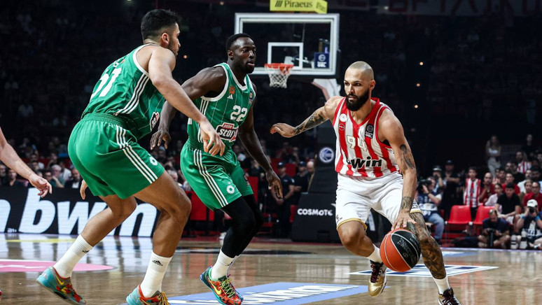 Yunanistan'da şampiyon Olympiakos - Resim : 1
