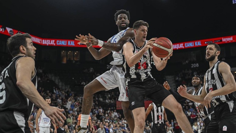 Anadolu Efes, 2-1 öne geçti! Lacivert-beyazlılar, Beşiktaş Fibabanka'yı 94-87 yendi - Resim : 1