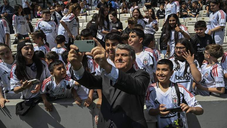 Beşiktaş Başkanı Serdal Adalı, çocuklarla bir araya geldi - Resim : 1