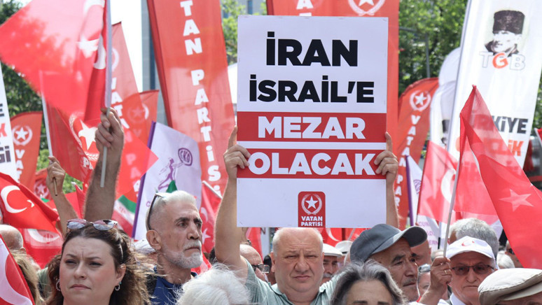 Vatan Partisi'nden 'İsrail'e geçit yok' mitingi! Perinçek'ten Erdoğan'a: Madem başkomutansınız, Kürecik'e el koyun - Resim : 11