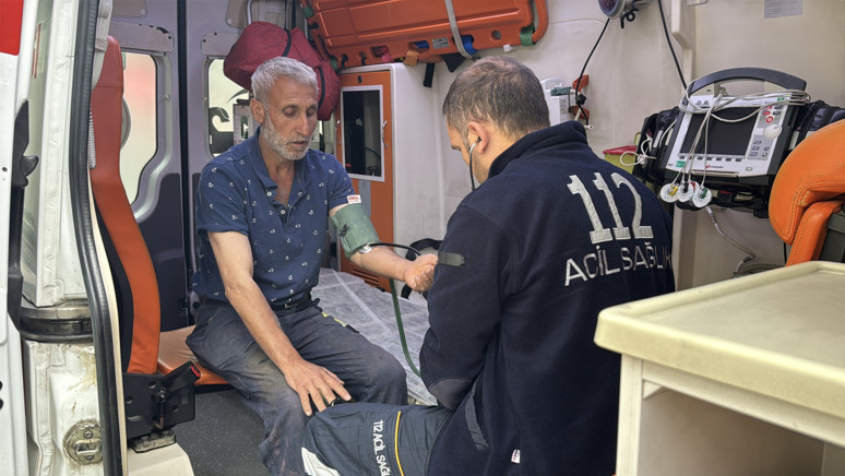 Kütahya'da yangın paniği: 10 kişi etkilendi - Resim : 1