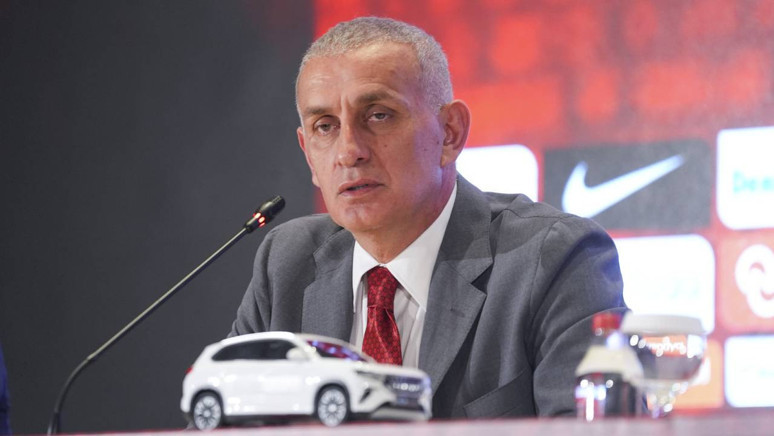 Vincenzo Montella ile 2 yıllık yeni sözleşme imzalandı! İtalyan teknik adam için imza töreni düzenlendi - Resim : 1