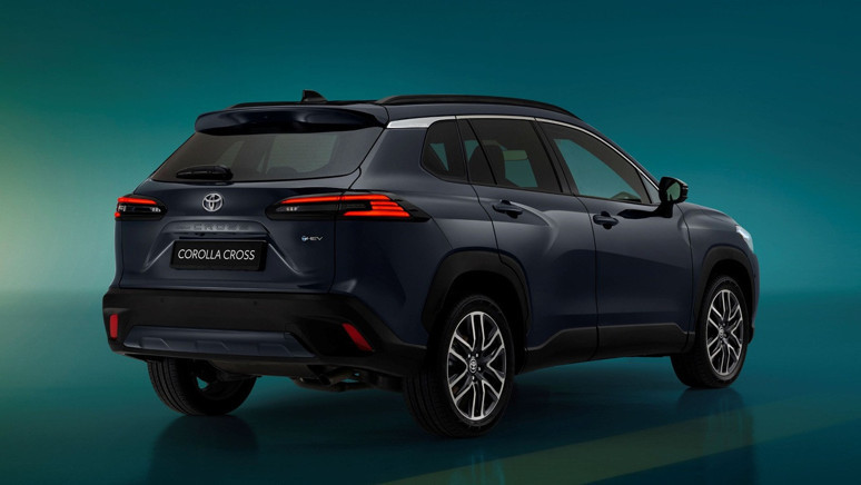 Toyota yenilenen Corolla Cross Hibrit 2025 modelini Türkiye’de satışa sundu - Resim : 2