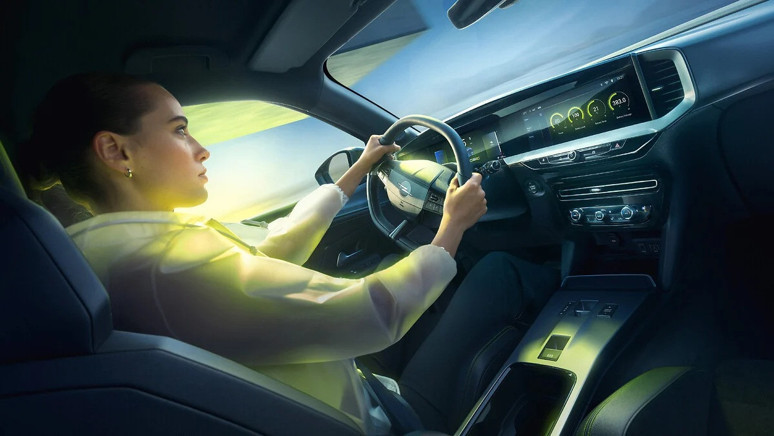 Opel’in En Hızlı Elektriklisi Sahneye Çıkıyor: Yeni elektrikli Opel Mokka GSE tanıtıldı - Resim : 3