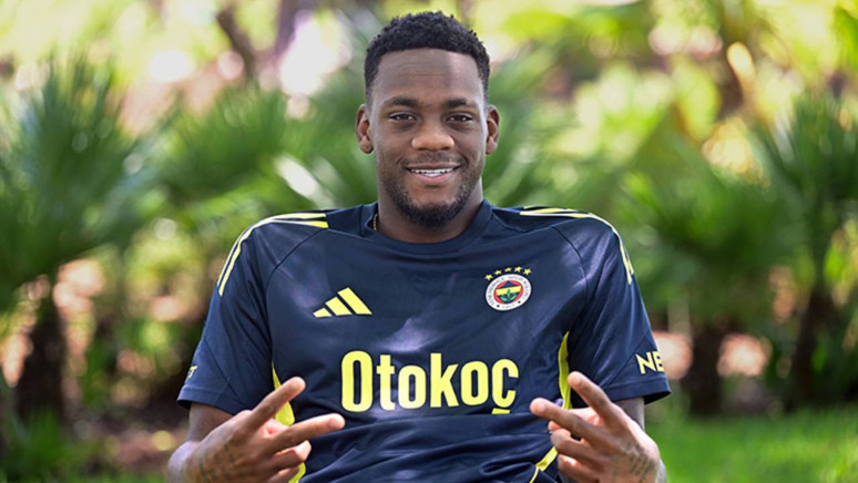 Fenerbahçeli Jhon Duran'dan Osimhen'e gönderme! 'Ne o benden üstün ne de ben ondan üstünüm' - Resim : 4