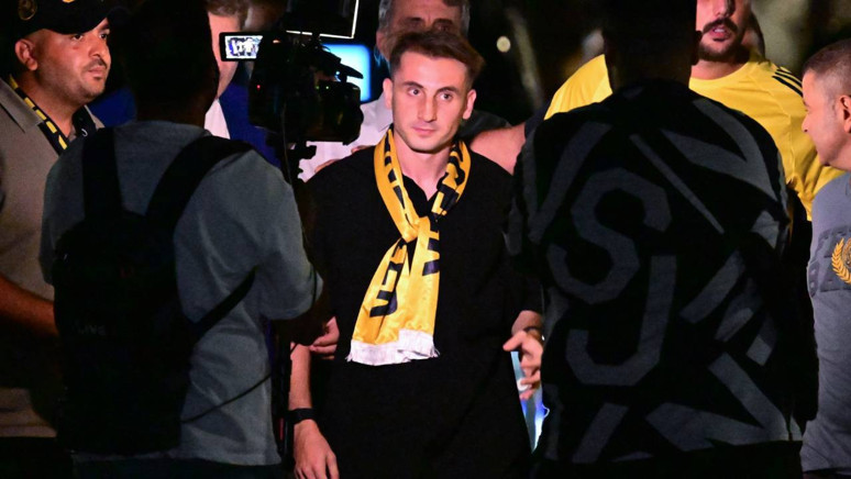 Fenerbahçe'nin yeni transferi Kerem Aktürkoğlu: 'Türkiye'nin en büyük kulübüne geldiğim için çok mutluyum' - Resim : 1