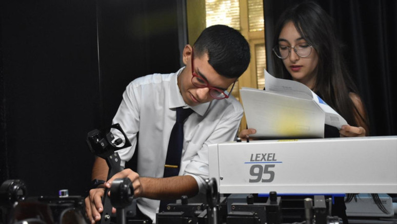 Türk Gençliği gururla sunar... Dünyaca ünlü profesörler ayakta alkışladı! - Resim : 1