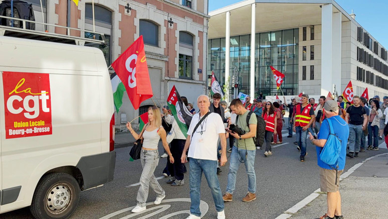 FRANSA’DA HAYAT DURDU! Hedef Macron ve kemer sıkma bütçesi - Resim : 1