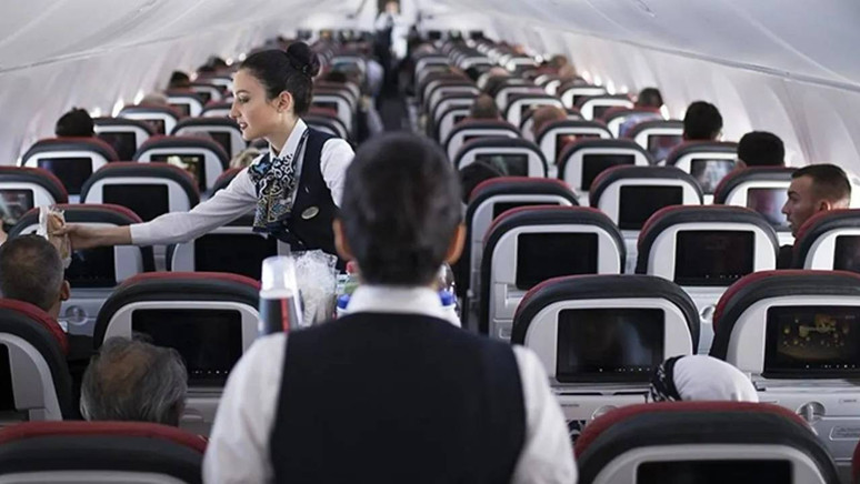 Uçaklarda ayakta yolculuk gündemde! Türkiye'ye gelir mi? - Resim : 1