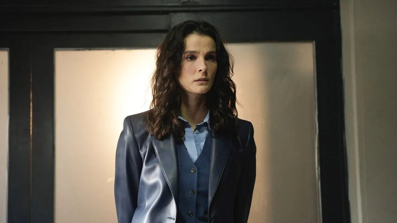 Büşra Develi kimdir