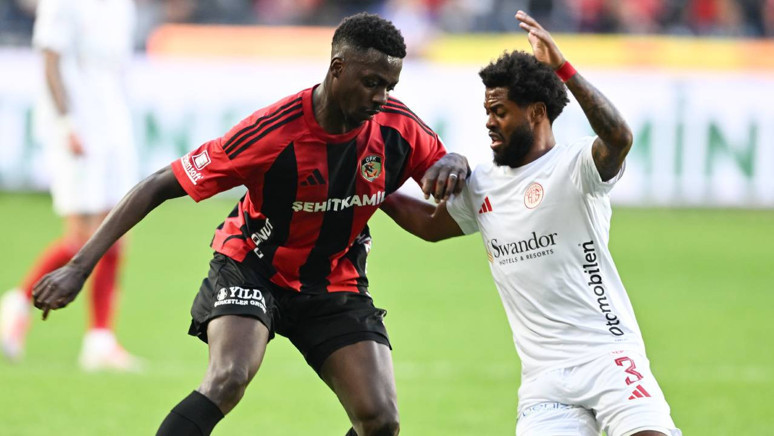 Gaziantep FK'den 3-2'lik galibiyet! Antalyaspor'u mağlup ettiler - Resim : 2