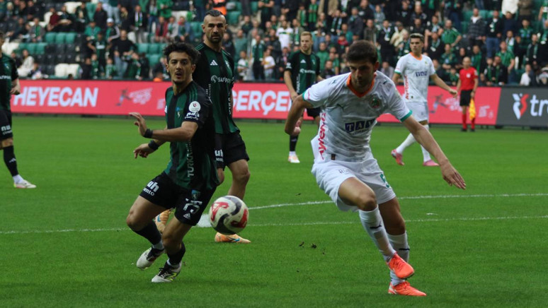 Kocaelispor'dan üst üste 3. galibiyet! Yeşil-siyahlılar, Alanyaspor'u 2-0 mağlup etti - Resim : 1