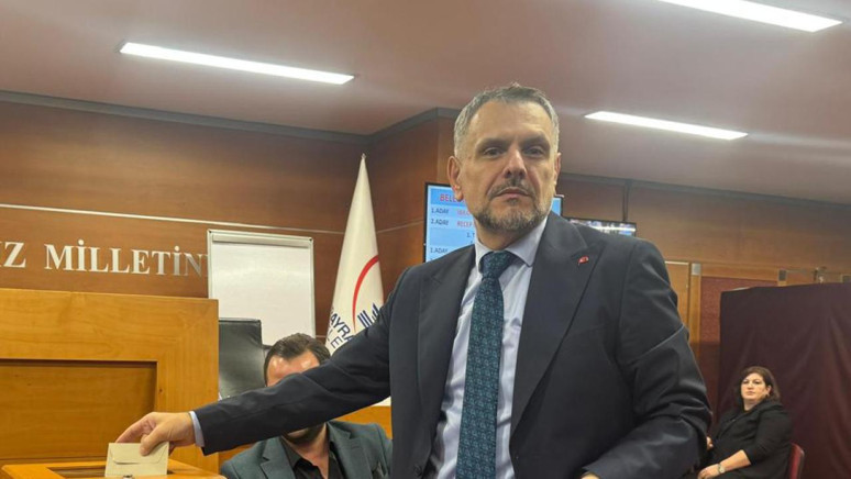 İbrahim Akın kimdir