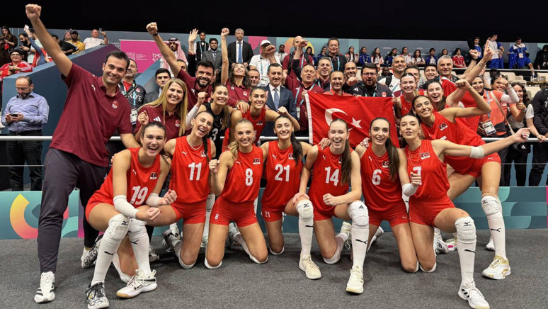 ‘Türk sporunun lokomotifi kadın sporcularımız’ - Resim : 2