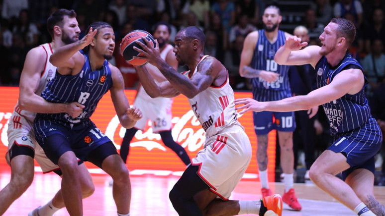 Anadolu Efes, Bayern Münih'i devirdi! Lacivert-beyazlılardan, EuroLeague'deki 4. galibiyet - Resim : 1