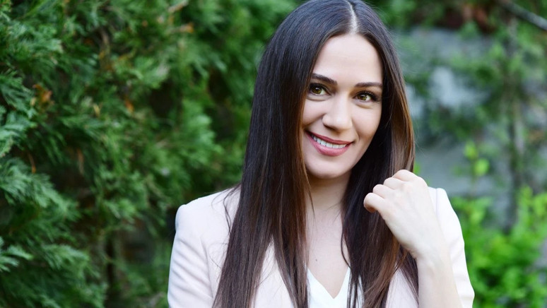 ÖZGE BORAK KİMDİR